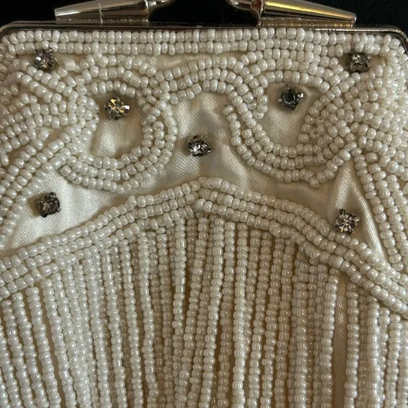 Farfalla London Elegant White Beaded Evening Bag - Picture 5 of 9